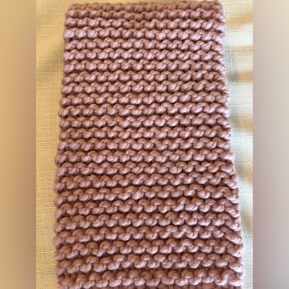 Handmade Scarf 🧣 - Picture 2 of 6